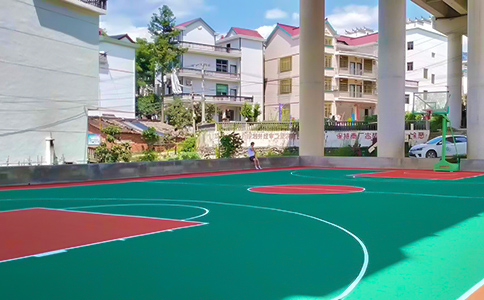 篮球场地